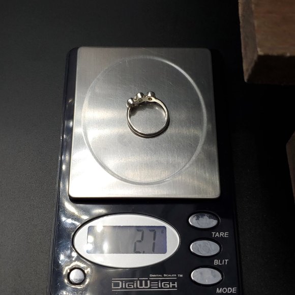 Size 7 Sterling Silver Triple Oval Peridot Ring - Picture 8 of 8